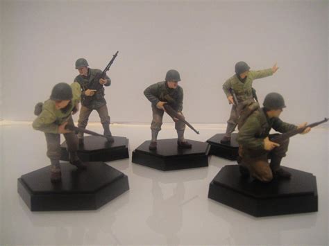 TAMIYA 1/35 SCALE MILITARY MINIATURES U.S. ARMY ASSAULT INFANTRY SET W/TANK | #1801989756