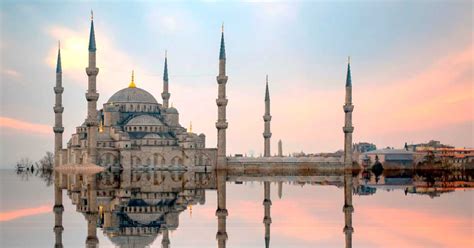 The Majesty of Mosques: 12 Captivating Photos That Showcase Islamic ...