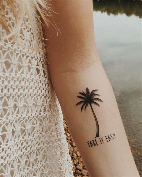 #palmtreetattoo #tattoo #takeiteasy #palmtree #forearmtattoo | Art | Tatuagens coqueiro ...