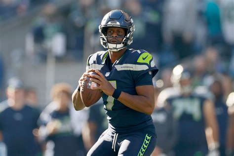 Seattle Seahawks OC Reveals Which QB Has An Edge For Starting Job