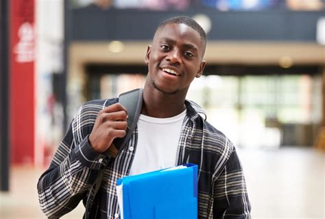 Challenges Faced by a First-Generation College Student - TeachHUB