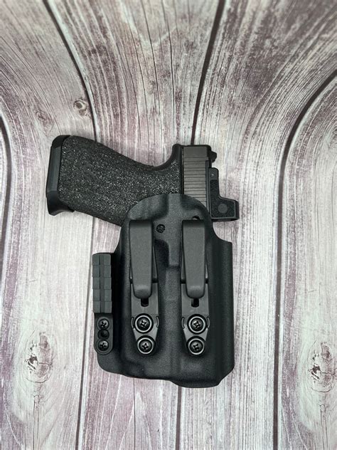 Light Bearing IWB Holster for Glock 17/47 Pistol . – DnzHolsters