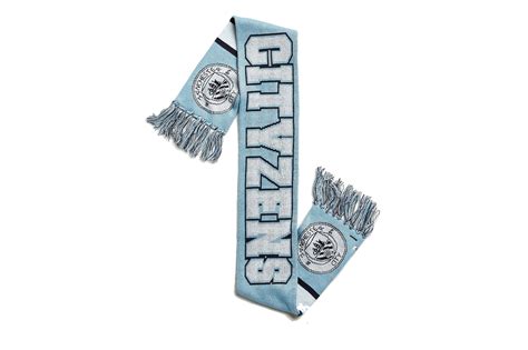 The Soccer Scarf is an Instant Winter Style Fixer Photos | GQ