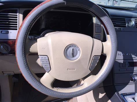 2006 Lincoln Navigator - Interior Pictures - CarGurus