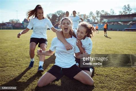 Football Team Celebration Photos and Premium High Res Pictures - Getty ...