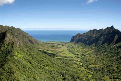 Explore Kualoa Ranch and the Ka'a'awa Valley of Oahu