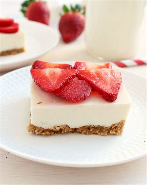 Cottage cheese cake with strawberries