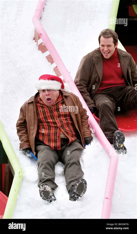 DECK THE HALLS (2006) DANNY DEVITO, MATTHEW BRODERICK DECK 001-12 Stock Photo - Alamy