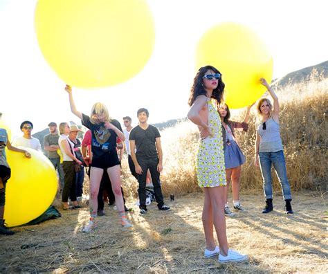 Selena Gomez – Behind the Scene of Her Music Video Hit the Lights ...