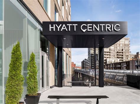 Downtown Hotel in Old Montreal | Hyatt Centric Montreal