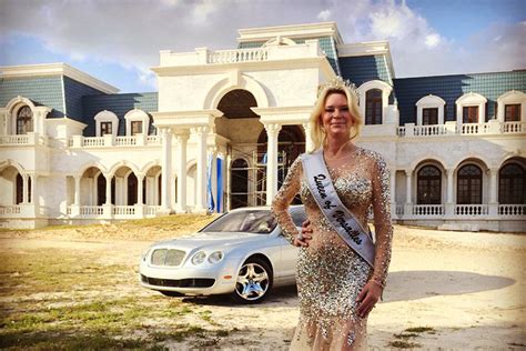 Queen Of Versailles House 2024 - Rena Valina