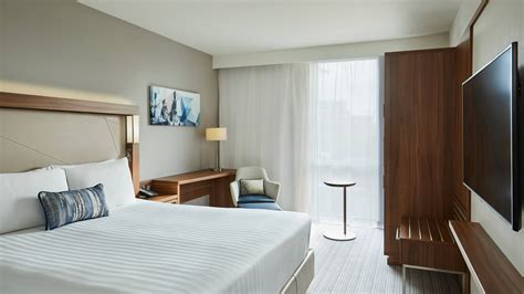 Rooms at Courtyard By Marriott London City Airport | Marriott Bonvoy