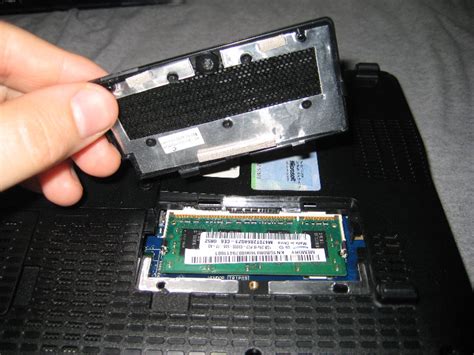 Acer-Aspire-One-Netbook-Hard-Drive-RAM-Upgrade-Guide-029