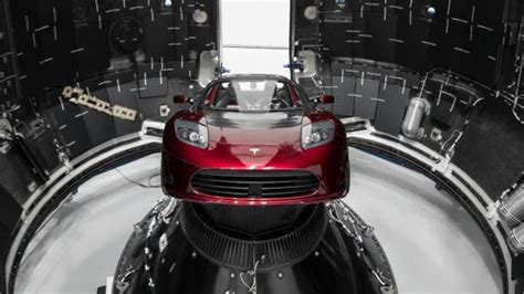 Tesla Roadster floating in space - Elon Musk breaks the Internet ...