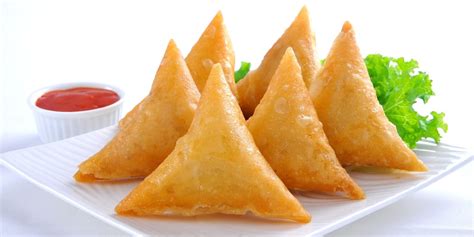 How to make Samosa (Curried Potato) | Singapore Food