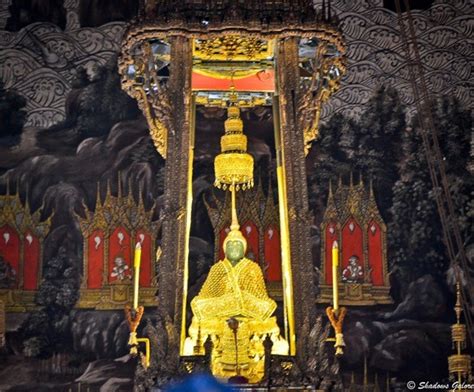 Emerald Buddha Temple - Bangkok | Shadows Galore