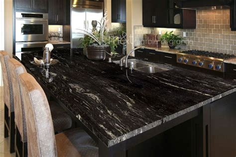 50+ INSPIRING BLACK QUARTZ KITCHEN COUNTERTOPS IDEAS - Patricia Decor | Black quartz kitchen ...