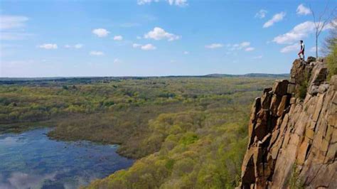 The 5 Best Connecticut Hiking Trails