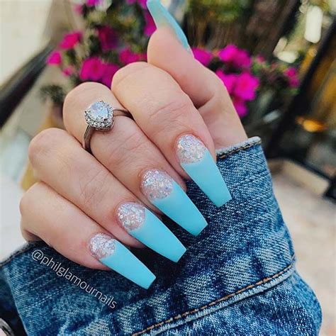 43 Stunning Ways to Wear Baby Blue Nails - StayGlam