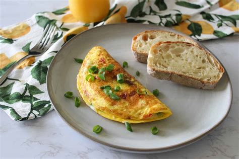 Veggie Omelet Recipe • The Candid Cooks