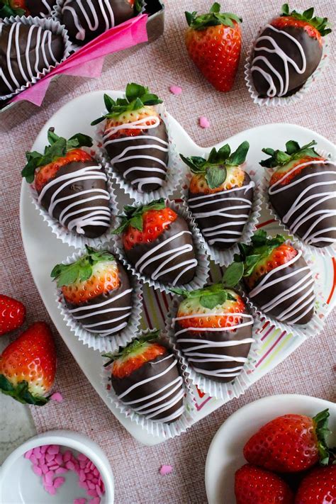 Valentine's Day Chocolate Covered Strawberries | The Two Bite Club