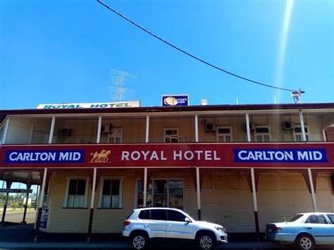 Royal Hotel Mundubbera - 4 Lyons St, Mundubbera QLD 4626, Australia