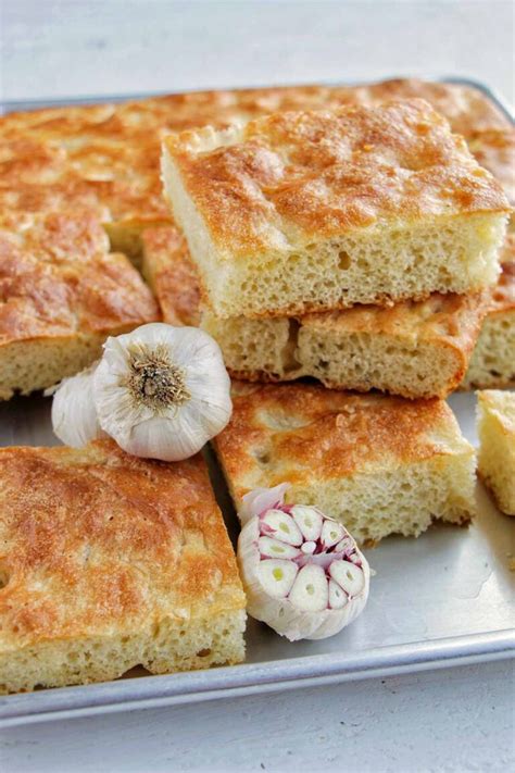 Italian Garlic Focaccia Bread - Homebody Eats