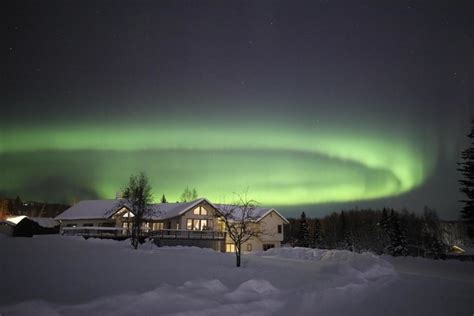 7 Best Northern Lights Hotels in Fairbanks, Alaska