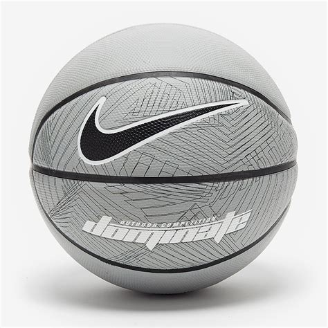 Basketballs - Nike Dominate 8P - Size 7 - Game Day