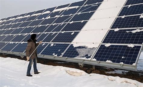 How to Remove Snow From Solar Panels? - Spheral Solar