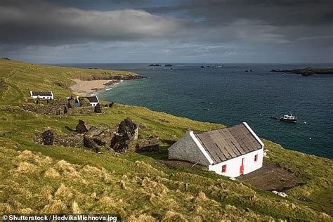 More than 27,000 people apply to be caretakers of remote Great Blasket Island in Ireland | Daily ...