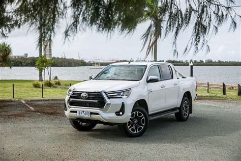 2021 Toyota HiLux SR5+ manual review | CarExpert