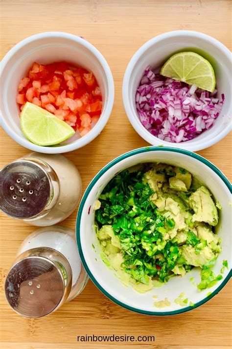 How to make perfect Guacamole Dip - Rainbow Desire