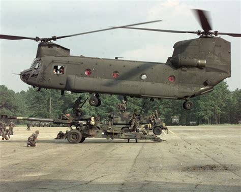 File:CH-47 2.jpg - Wikipedia