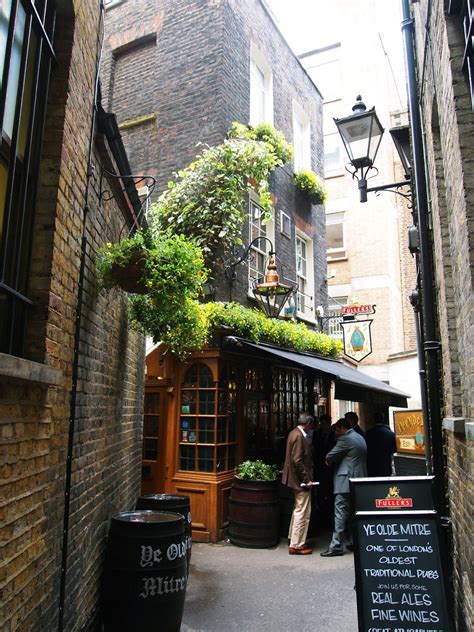 London's Historic Pubs | London Pubs | Sometime Traveller