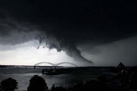 another view of the 2011 Memphis tornado | Memphis tennessee, Memphis, Natural landmarks