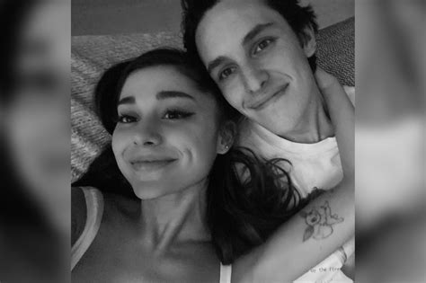 Ariana Grande gets engaged to boyfriend Dalton Gomez – Gossip Capital