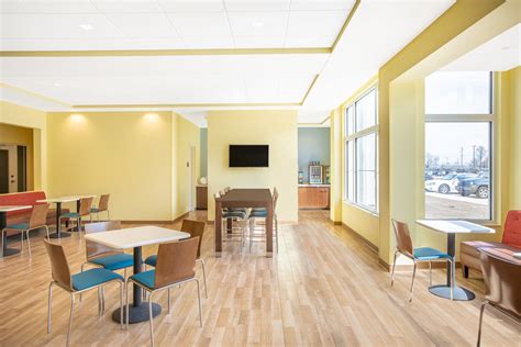 Days Inn & Suites by Wyndham Kearney | Kearney, NE Hotels