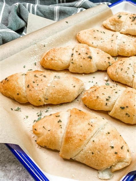 Pillsbury Crescent Rolls with Cheese - Walking On Sunshine Recipes