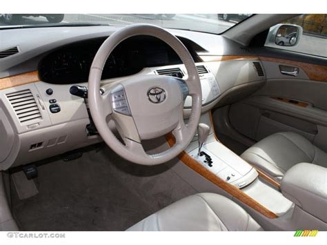 Ivory Interior 2005 Toyota Avalon XLS Photo #38629602 | GTCarLot.com