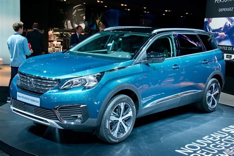 All-new Peugeot 5008 SUV turns up the style | Auto Express