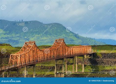 The Dalles Bridge in the Columbia River Gorge Stock Photo - Image of state, crossing: 109037036