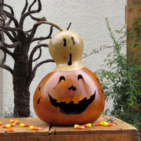 Halloween Gourd Ghost, handcarved, www.kathysholiday.com | Halloween gourds, Halloween jack o ...