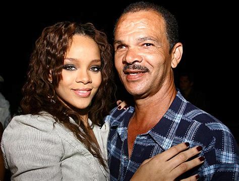 Rihanna's father forgives Chris Brown : Celebrities, News - India Today