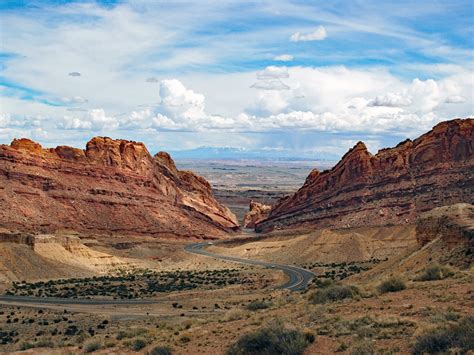 I-70 inside the reef: the San Rafael Swell, Utah