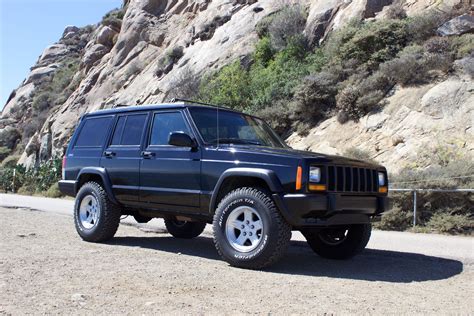 Jeep Cherokee XJ Custom Spoiler & SpoilerLight | Type II