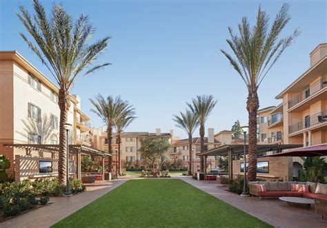 San Diego Apartments With Best Indoor-Outdoor Amenities | Irvine Co.