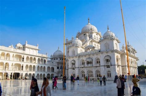 Patna Sahib Gurudwara | A Peaceful and tranquil place | Indiano Travel