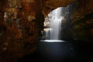 Smoo Cave Waterfall © Simon Grogan cc-by-sa/2.0 :: Geograph Britain and Ireland