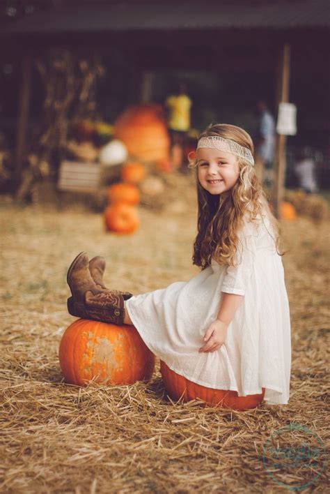 Fall 2014 Fall mini session | Fall pictures kids, Pumpkin patch photography, Fall photoshoot